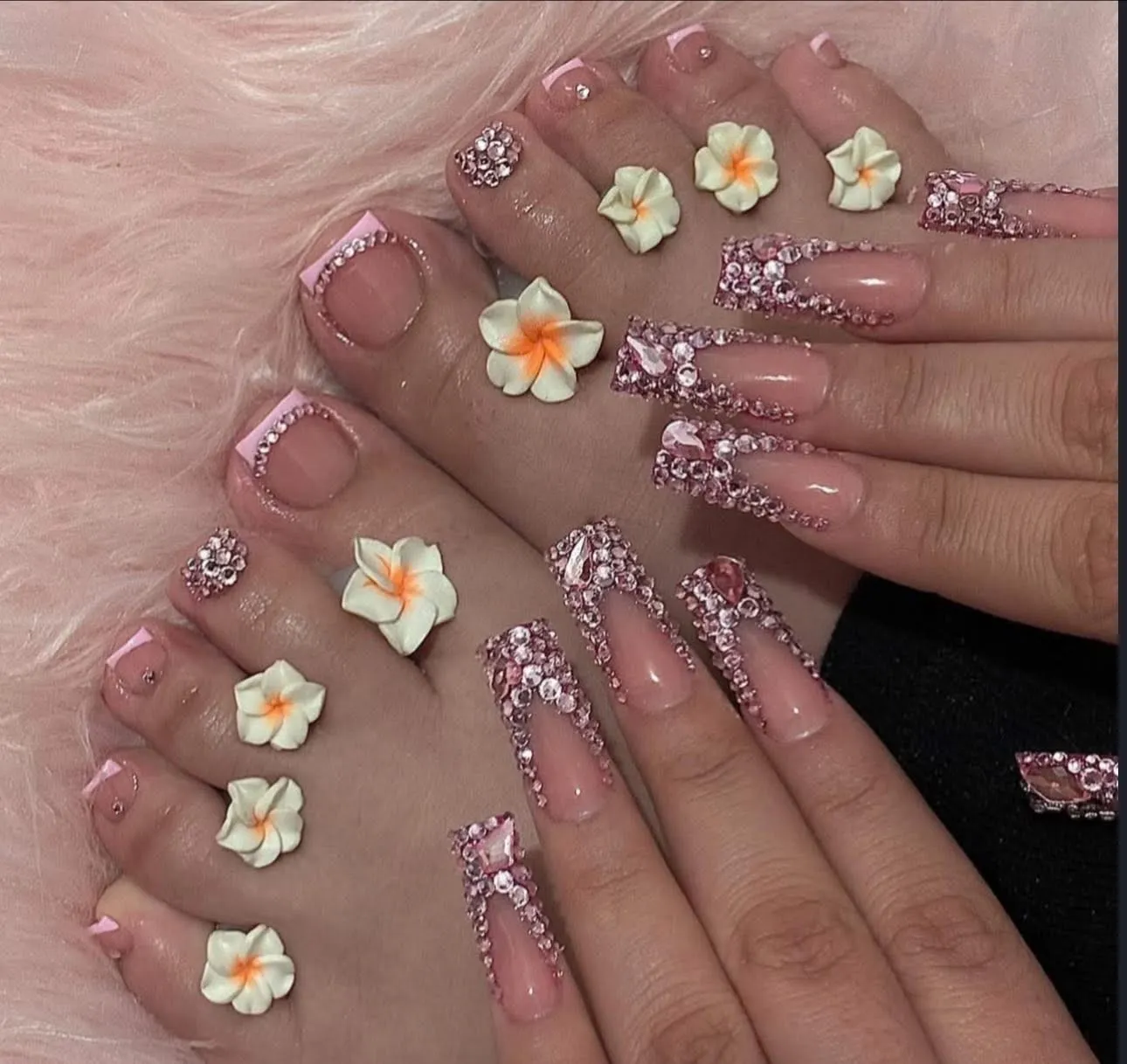 Gel nail studio nail photo