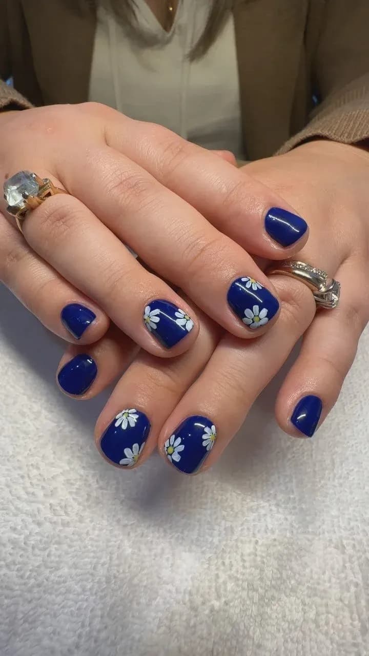 Lollipop Nail Studio nail photo