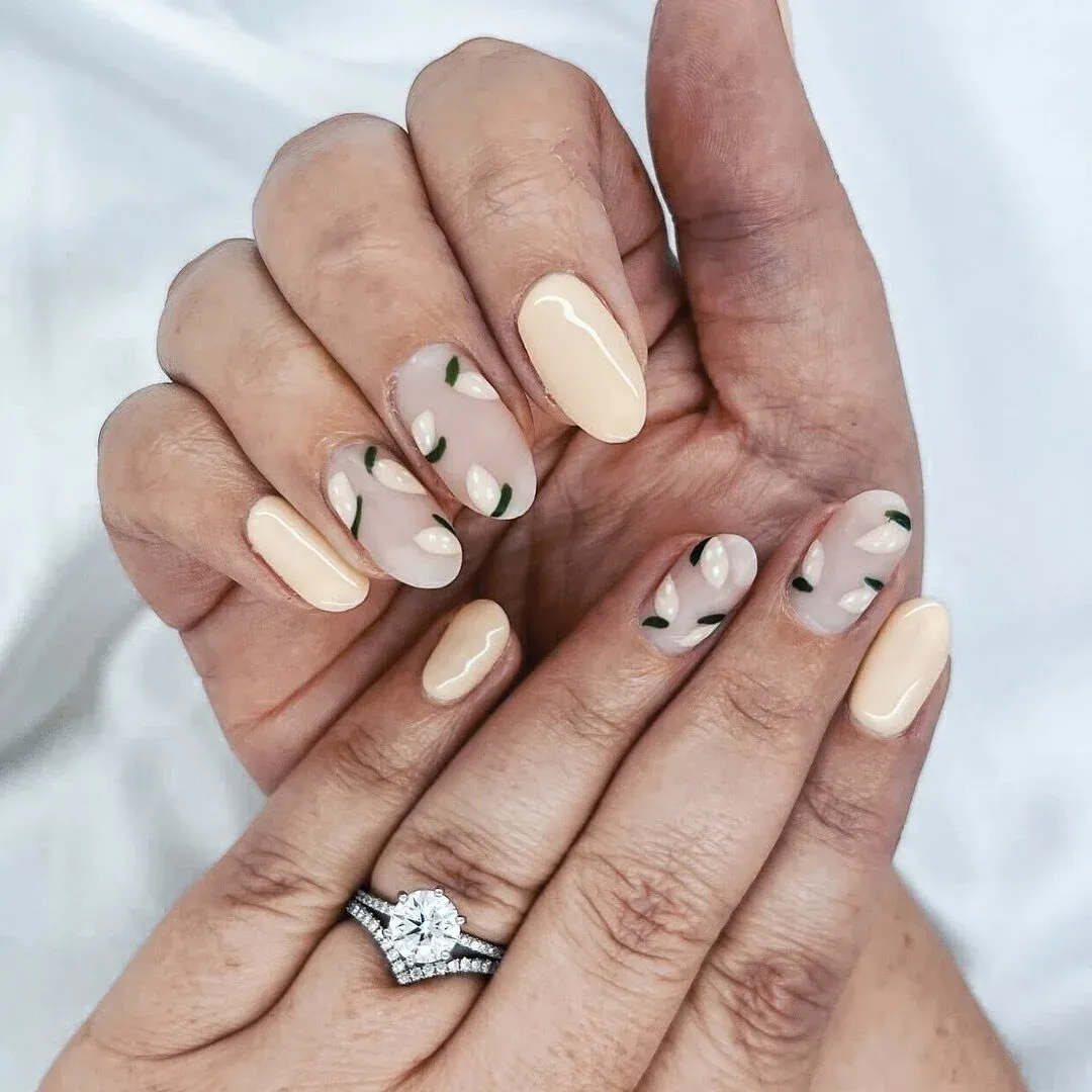GLO Nail Bar nail photo